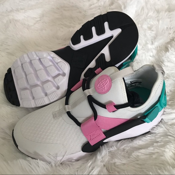 🚨SOLD🚨 Nike Air Huarache City Low - Picture 5 of 8